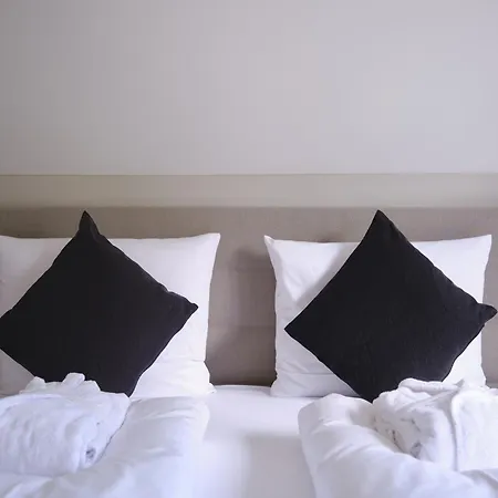 Reetland Am - Luxusplus Reetdachvilla Mit 4 Schlafzimmern, Aussensauna, Loungebereich Und Kamin H05 Villa