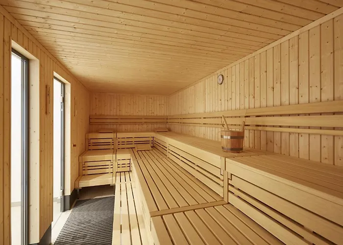 Reetland Am - Luxusplus Reetdachvilla Mit 4 Schlafzimmern, Aussensauna, Loungebereich Und Kamin H05 Dranske