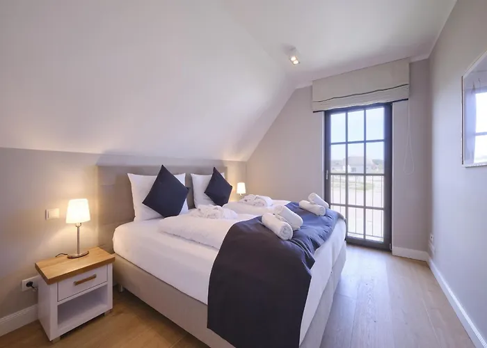 Reetland Am - Luxusplus Reetdachvilla Mit 4 Schlafzimmern, Aussensauna, Loungebereich Und Kamin H05 Willa