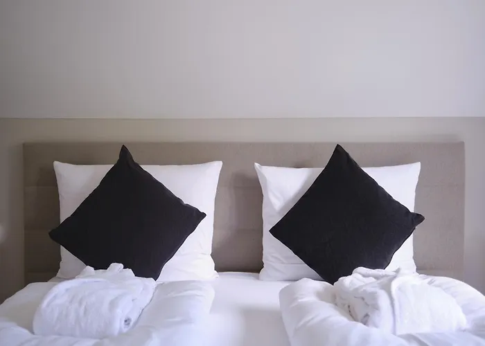 Reetland Am - Luxusplus Reetdachvilla Mit 4 Schlafzimmern, Aussensauna, Loungebereich Und Kamin H05 Willa