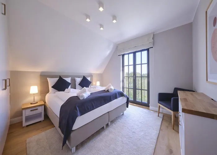 Reetland Am - Luxusplus Reetdachvilla Mit 4 Schlafzimmern, Aussensauna, Loungebereich Und Kamin H05 Willa Dranske