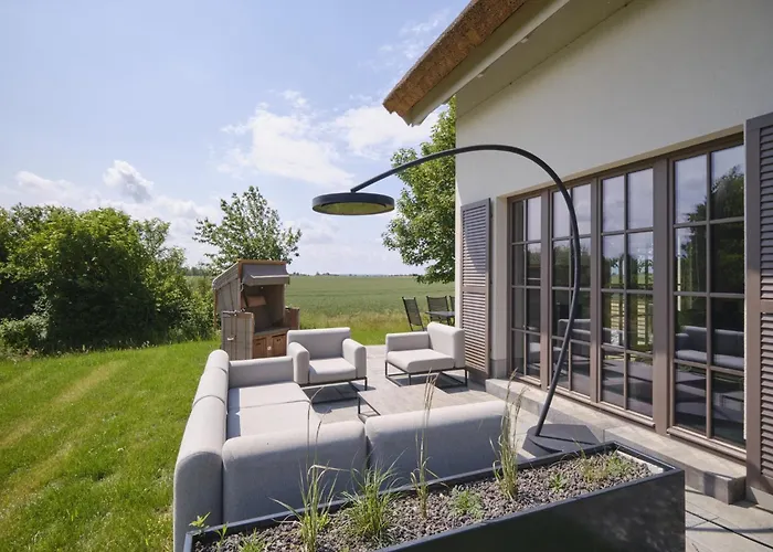 Willa Reetland Am - Luxusplus Reetdachvilla Mit 4 Schlafzimmern, Aussensauna, Loungebereich Und Kamin H05