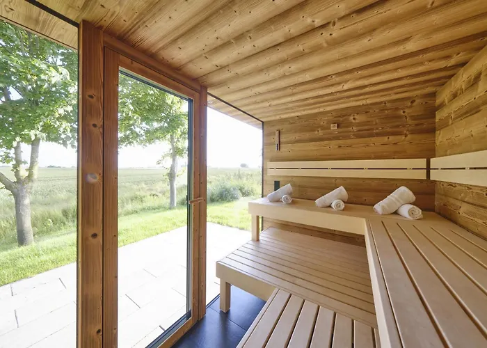 Reetland Am - Luxusplus Reetdachvilla Mit 4 Schlafzimmern, Aussensauna, Loungebereich Und Kamin H05
